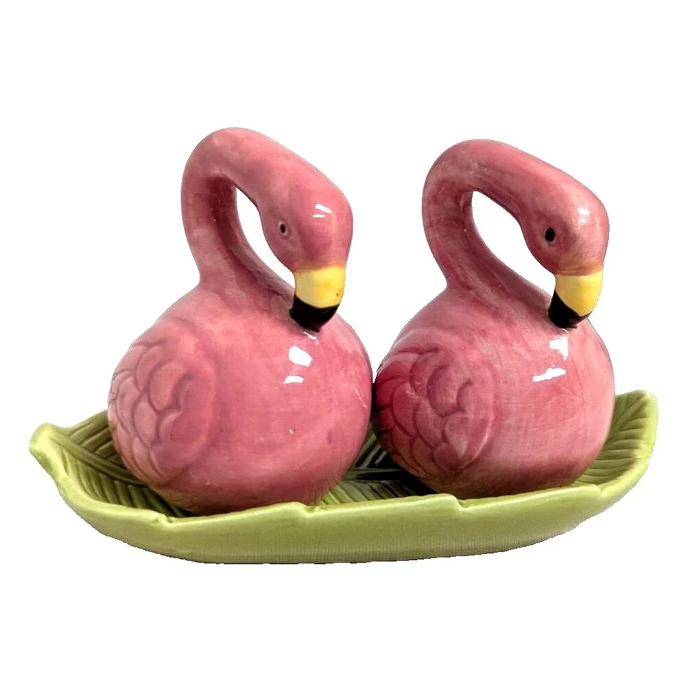 Tropical Pink Flamingos Salt & Pepper Shakers Green Leaf Tray Ceramic Kitchen